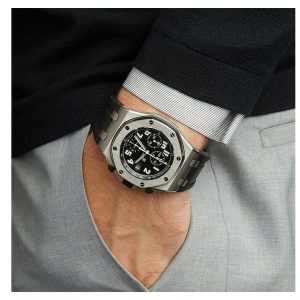 Audemars-Piguet-Royal-Oak-Offshore-Chronograph-Black-Replica-Arm.jpg