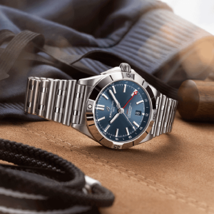CHRONOMAT-AUTOMATIC-GMT-40_0003_06-breitling-chronomat-automatic-gmt-40-with-blue-dial-ref-a32398101c1a1-rgb-768x768-1.png