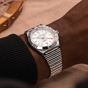a32398101a1a1-chronomat-automatic-gmt-40-on-wrist.png