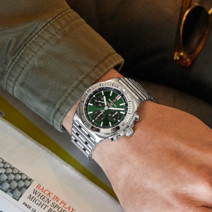ab0134101l1a1-chronomat-b01-42-on-wrist.png