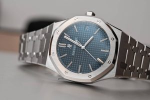 audemars-piguet-royal-oak-blue-dial-automatic-15500st-oo-1220st-01-replica-2.jpg